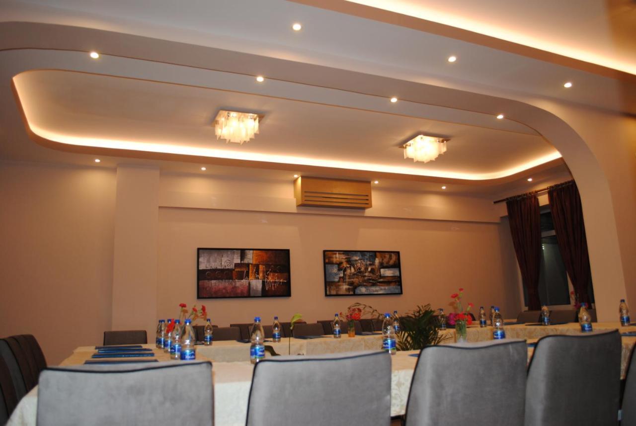 Hotel Palma Tirana Exterior foto